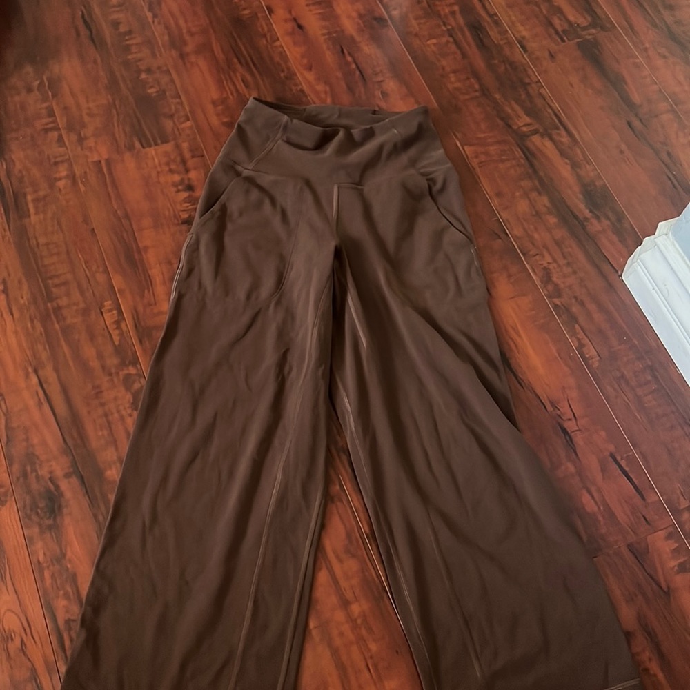 Great Condition Brown Cropped lululemon